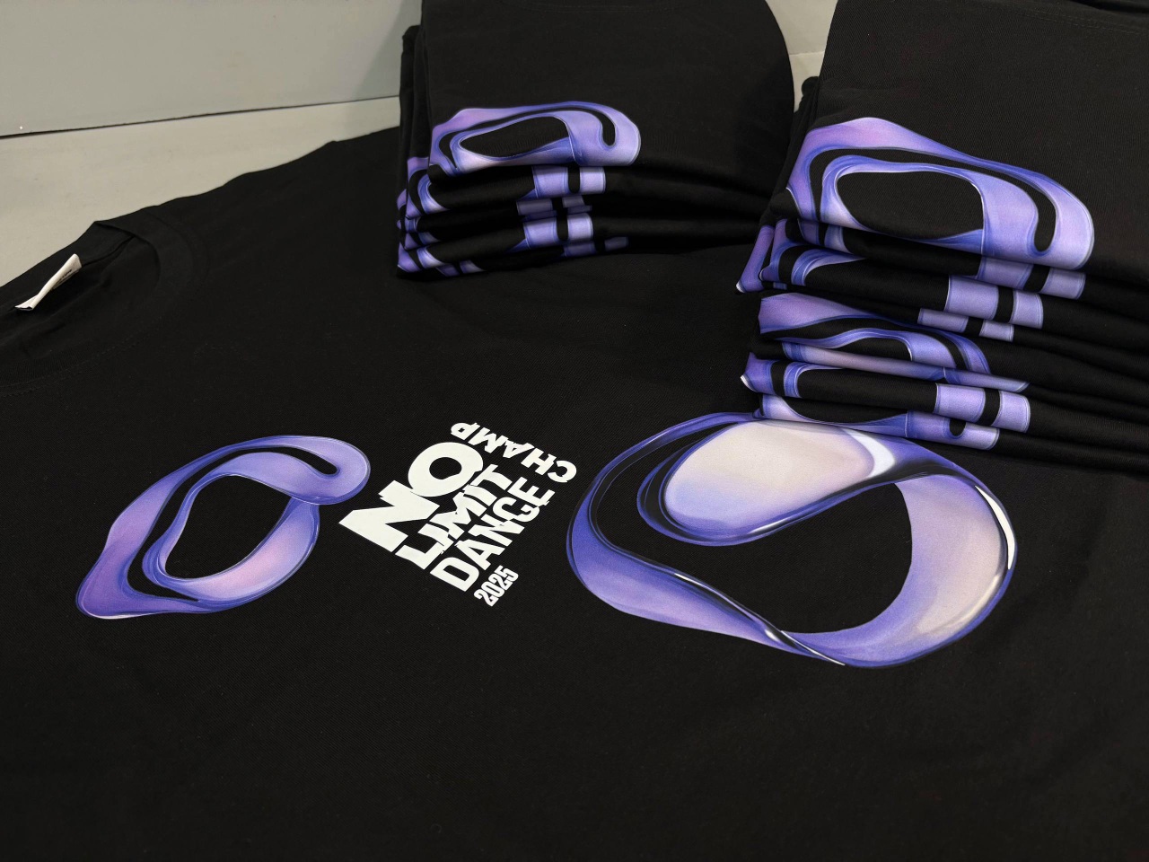 Футболки для команды школы танцев «DanCo» на чемпионат